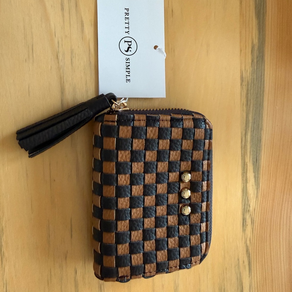 Pretty Simple Black and Brown Woven Key Holder